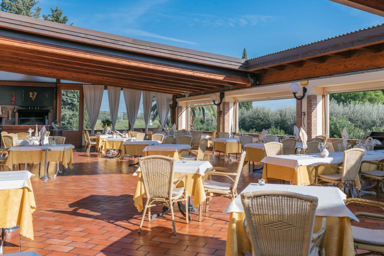 Agrihotel Elisabetta Collemezzano Exterior photo