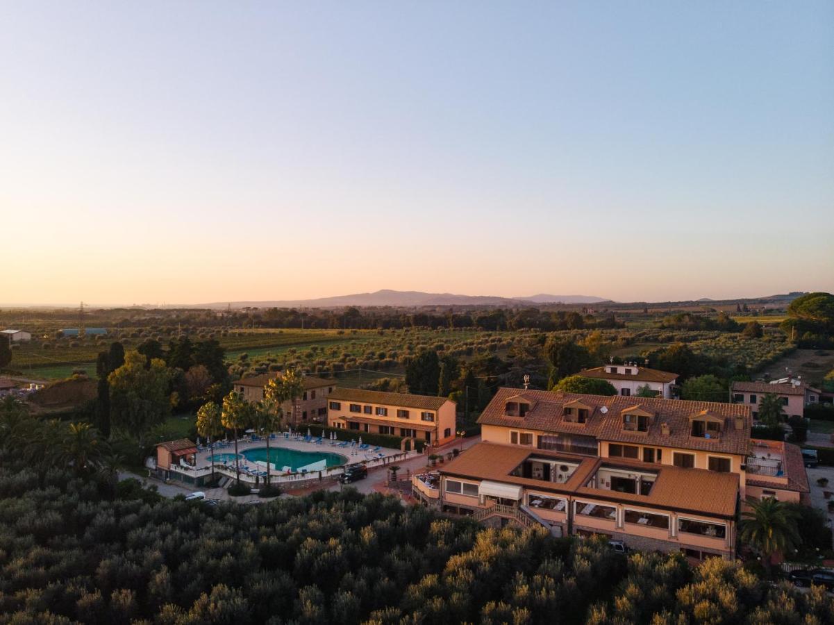Agrihotel Elisabetta Collemezzano Exterior photo