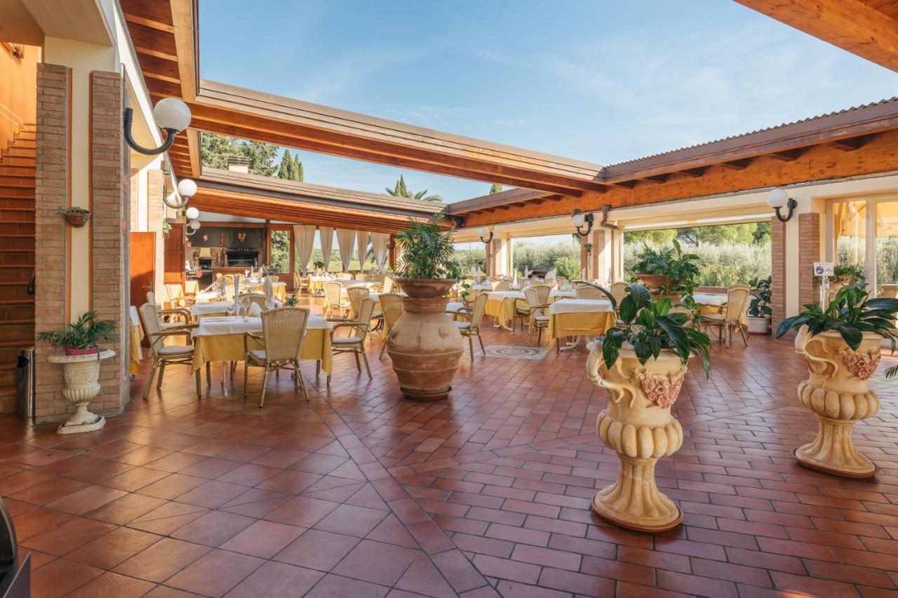 Agrihotel Elisabetta Collemezzano Exterior photo