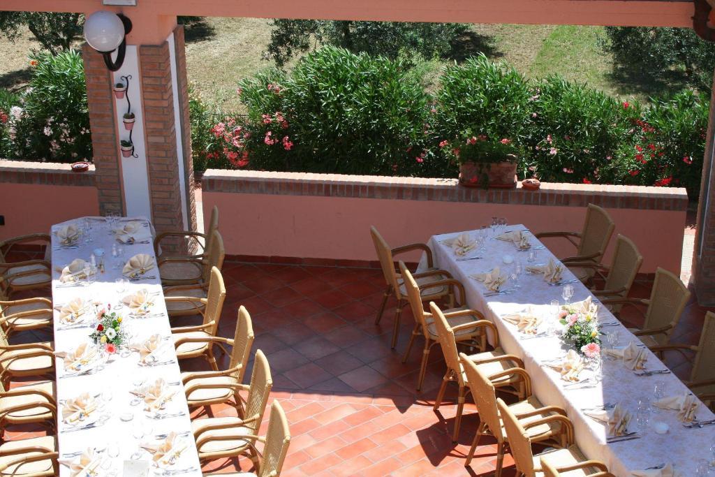 Agrihotel Elisabetta Collemezzano Exterior photo