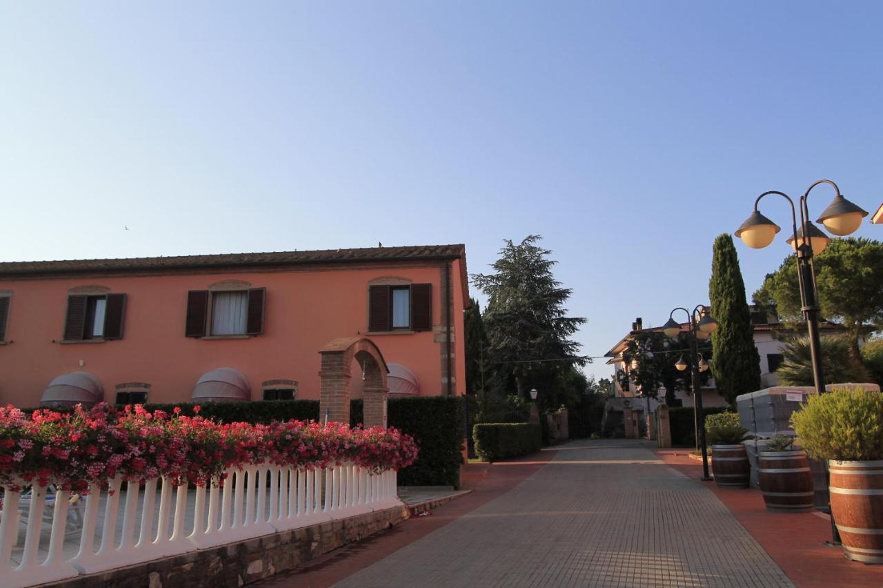 Agrihotel Elisabetta Collemezzano Exterior photo