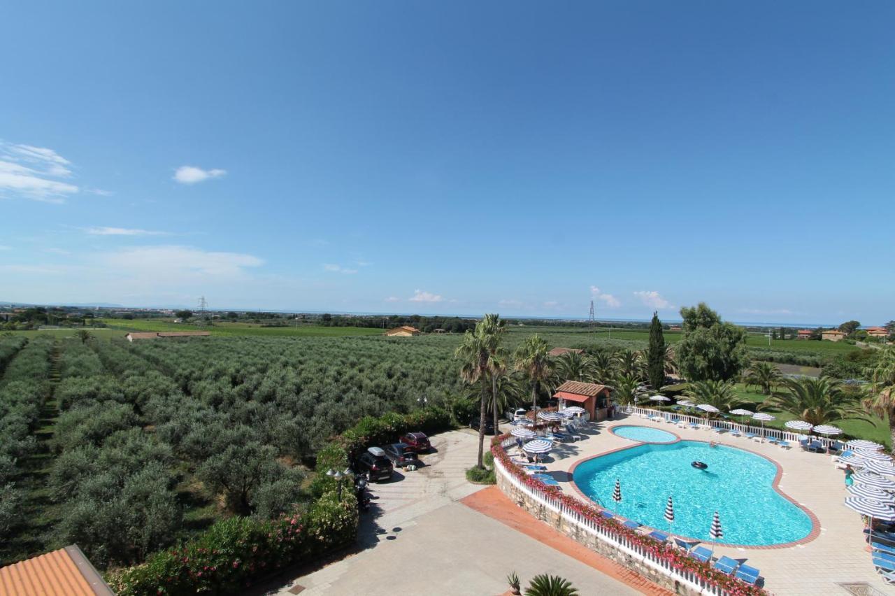 Agrihotel Elisabetta Collemezzano Exterior photo