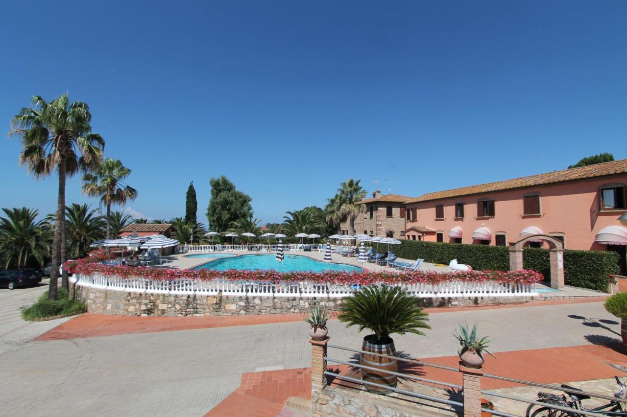 Agrihotel Elisabetta Collemezzano Exterior photo