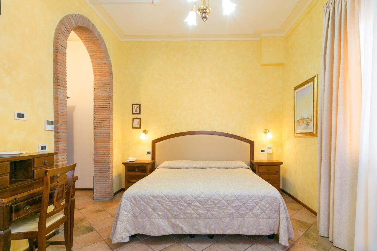 Agrihotel Elisabetta Collemezzano Exterior photo