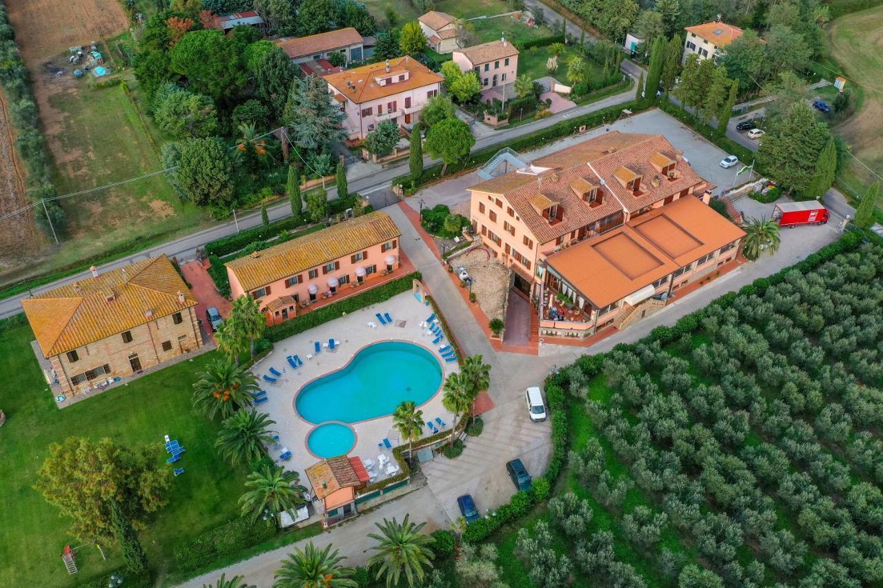 Agrihotel Elisabetta Collemezzano Exterior photo