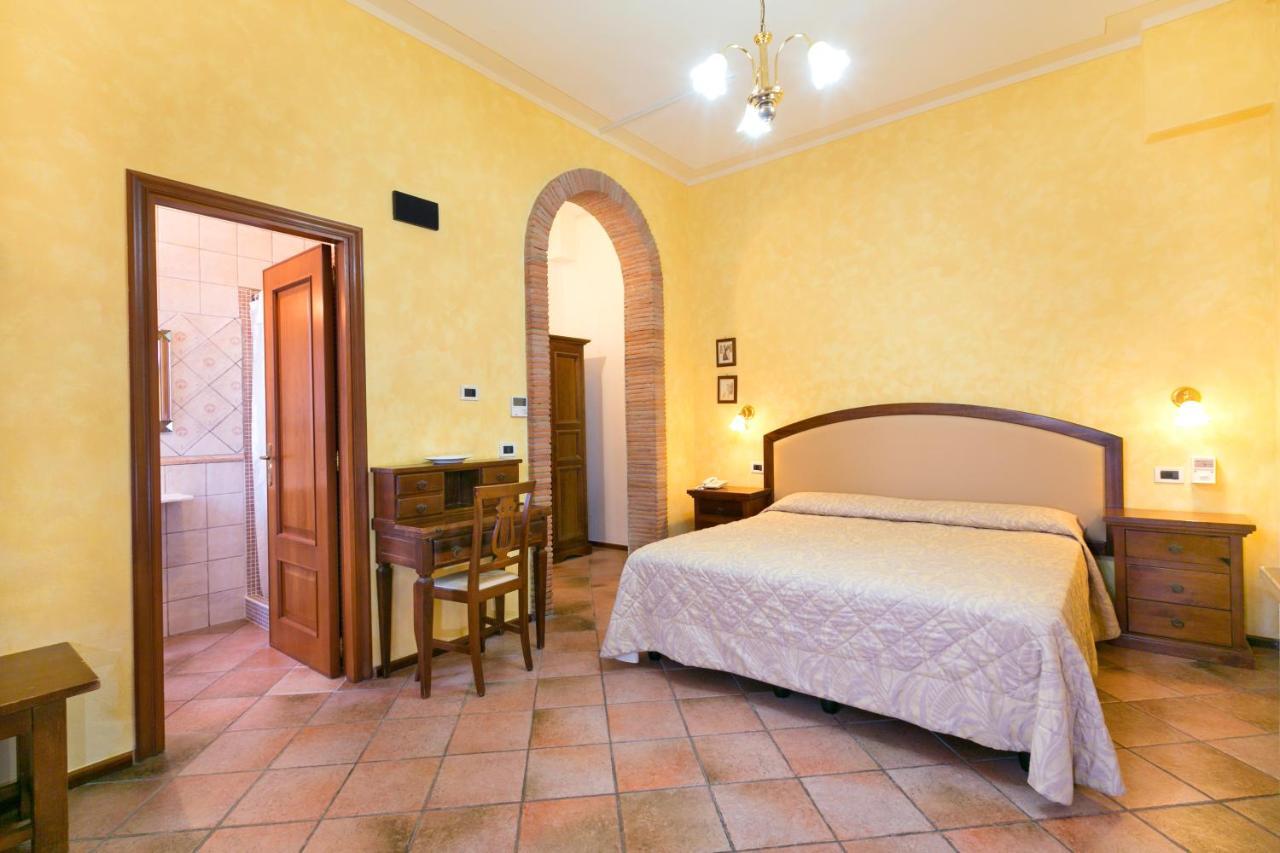 Agrihotel Elisabetta Collemezzano Exterior photo