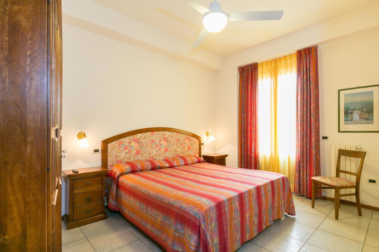 Agrihotel Elisabetta Collemezzano Exterior photo