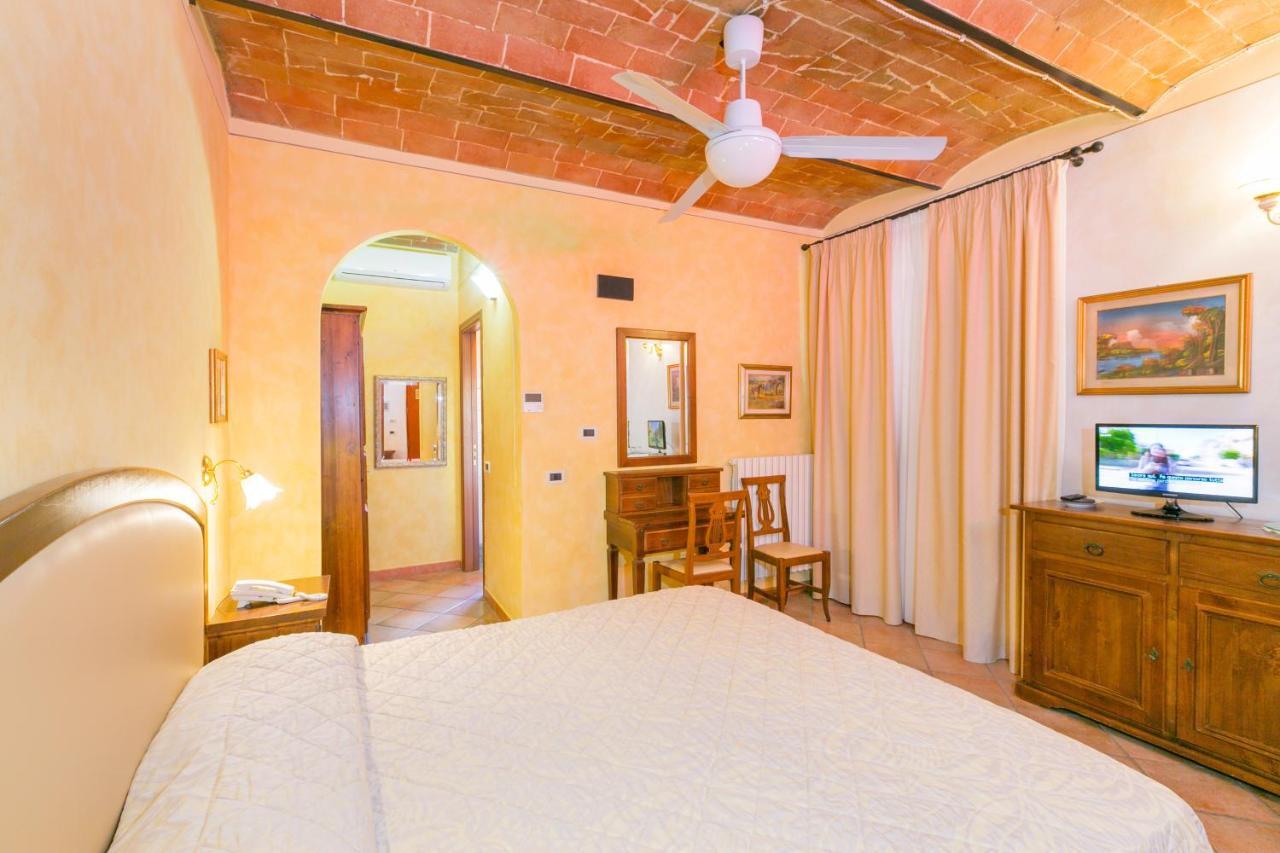 Agrihotel Elisabetta Collemezzano Exterior photo